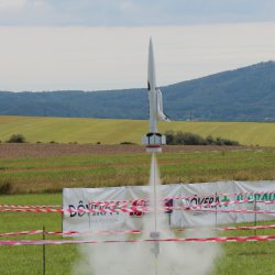 img_2131 nosic raketoplanu  j caja - start